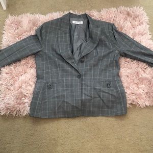 Women’s tahari blazer